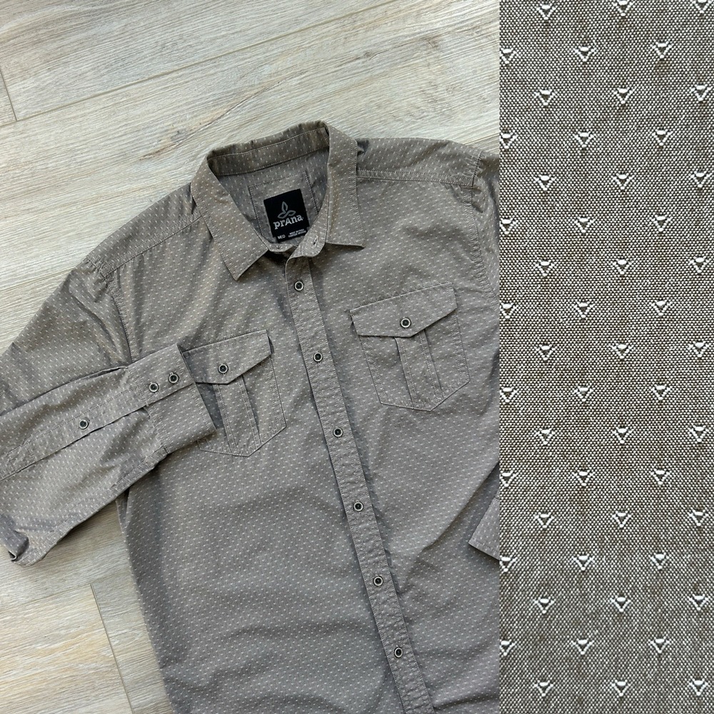 PrAna Men's Medium Long Sleeve Brown Button Up Geometric Roll Sleeve‎ Pockets